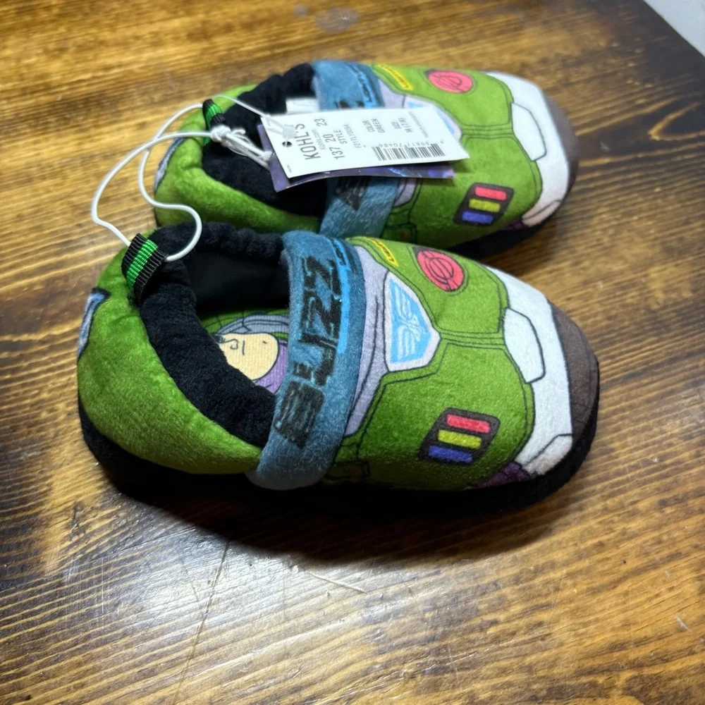Buzz Lightyear Slippers Size Medium (7/8)‎
